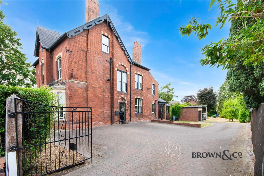 7 bed house for sale, Moorgate, Retford