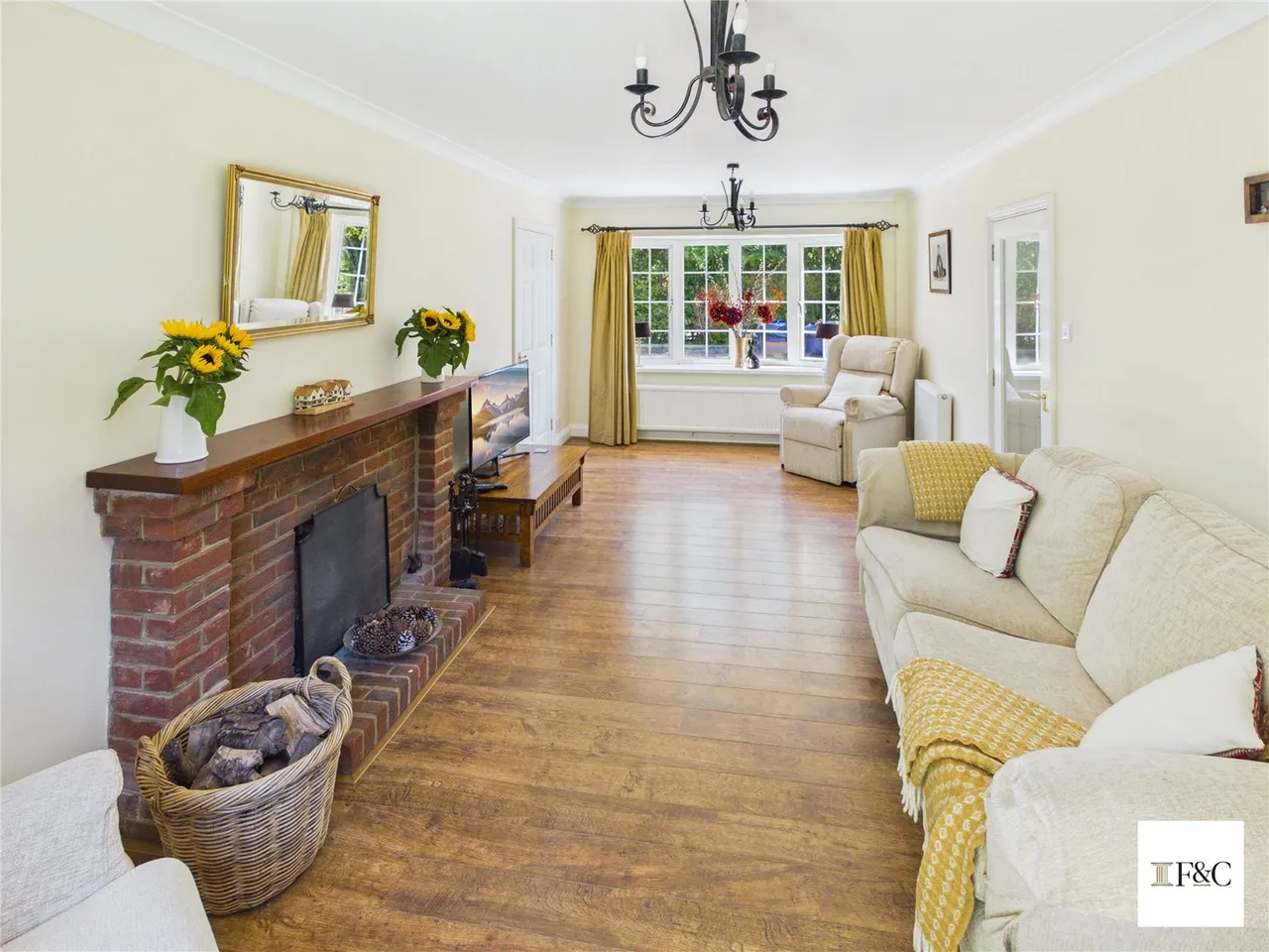 Exceptional Six-Bedroom Detached Family Home with Self-Contained Annexe, Countryside Views and Flexible Multi-Generation, photo 13