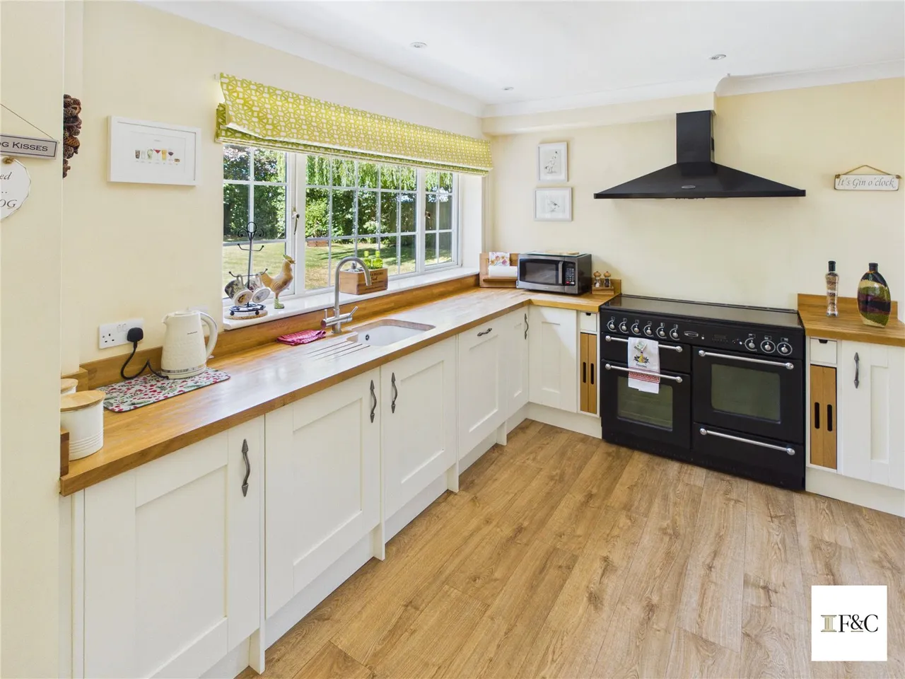 Exceptional Six-Bedroom Detached Family Home with Self-Contained Annexe, Countryside Views and Flexible Multi-Generation, photo 4