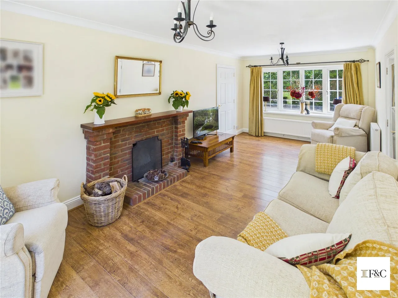 Exceptional Six-Bedroom Detached Family Home with Self-Contained Annexe, Countryside Views and Flexible Multi-Generation, photo 14