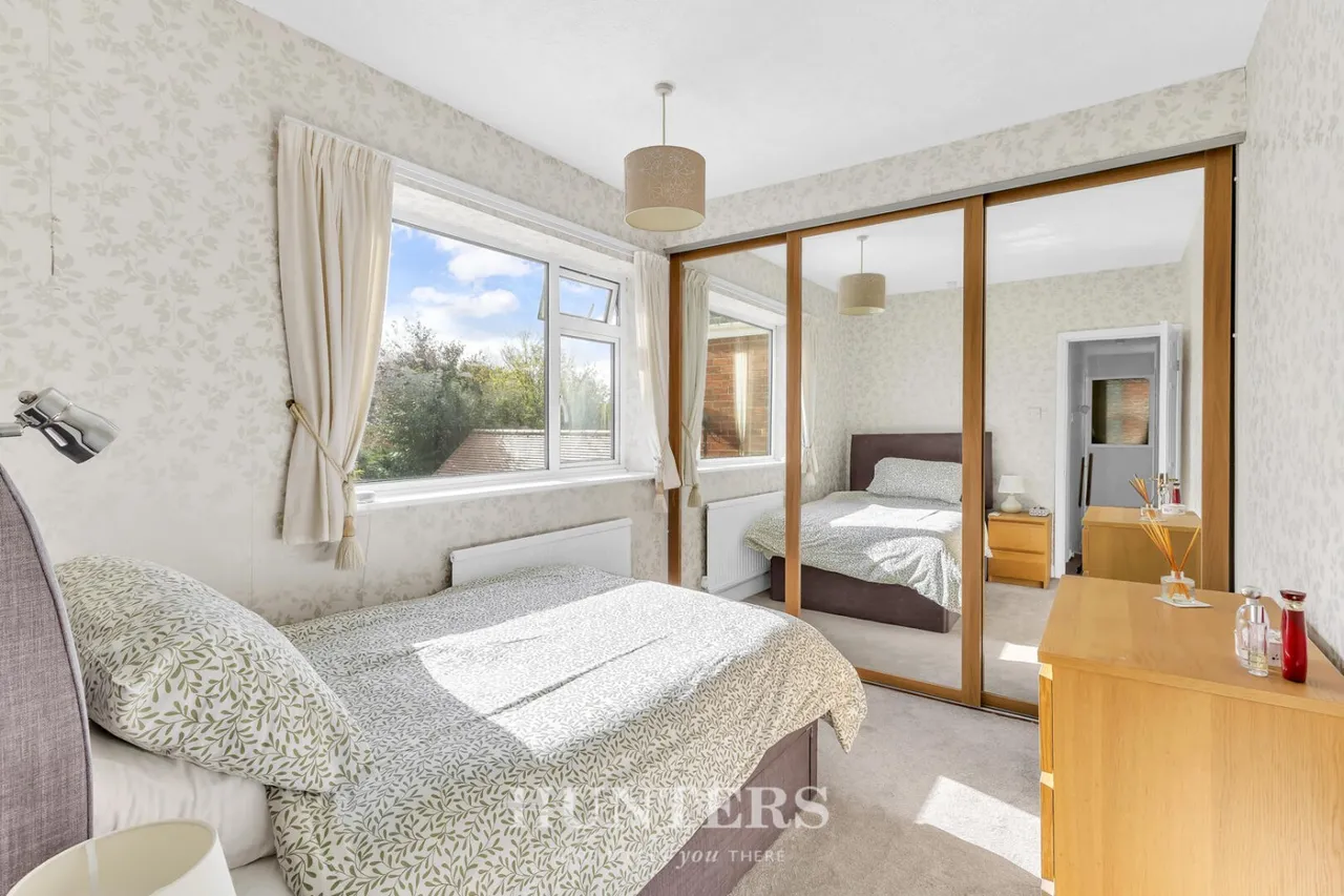 Meadow Road, Alkrington, M24, photo 20