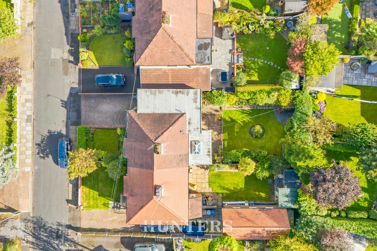 Meadow Road, Alkrington, M24, photo 3