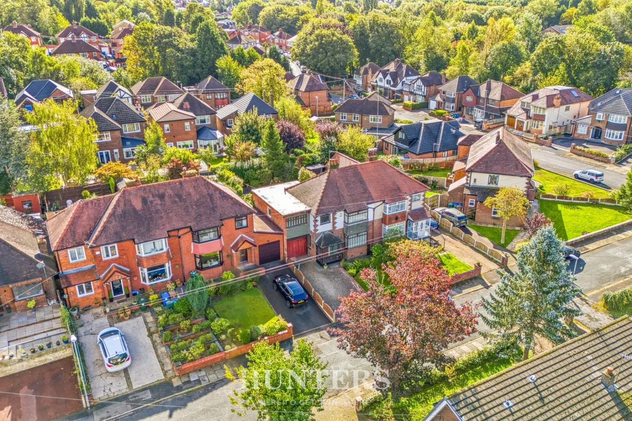 Meadow Road, Alkrington, M24, photo 2