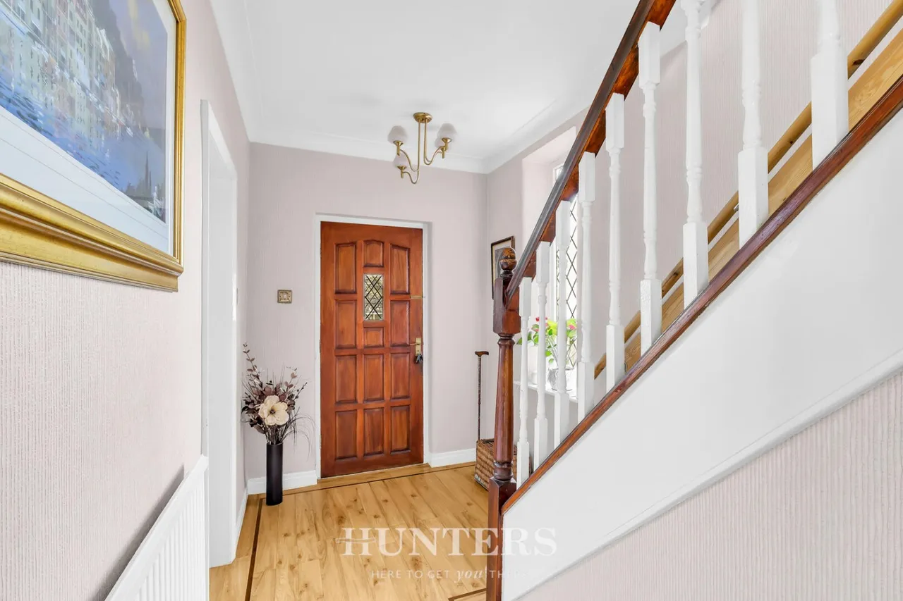 Meadow Road, Alkrington, M24, photo 7