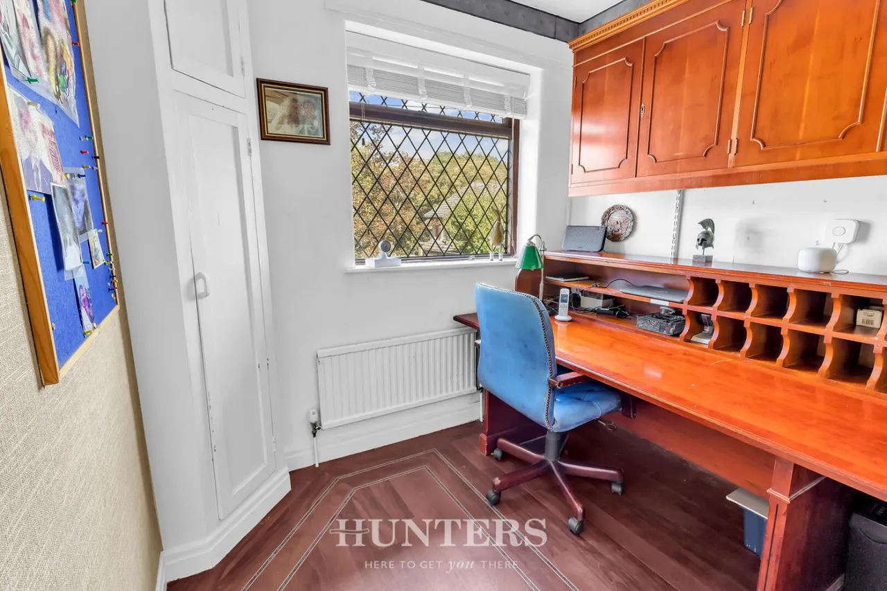 Meadow Road, Alkrington, M24, photo 22