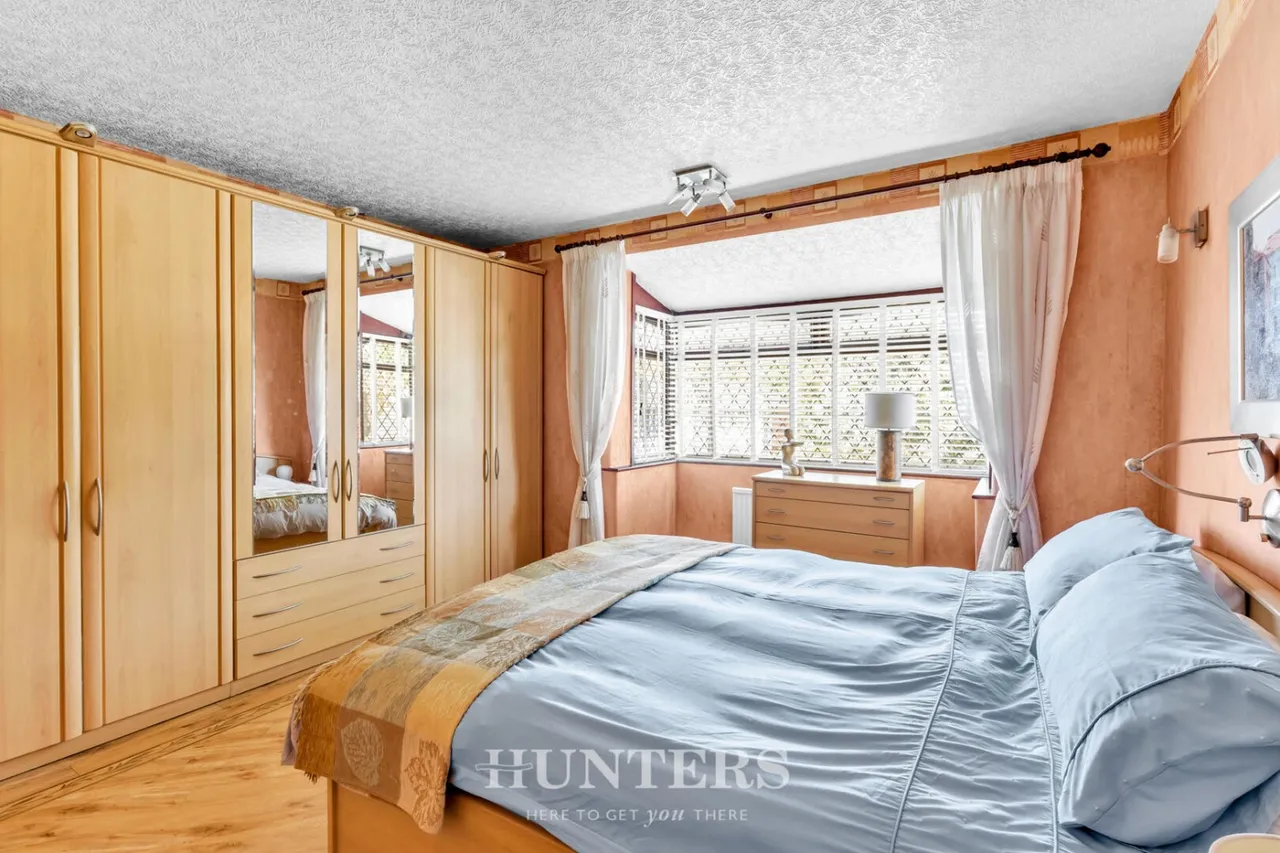 Meadow Road, Alkrington, M24, photo 16