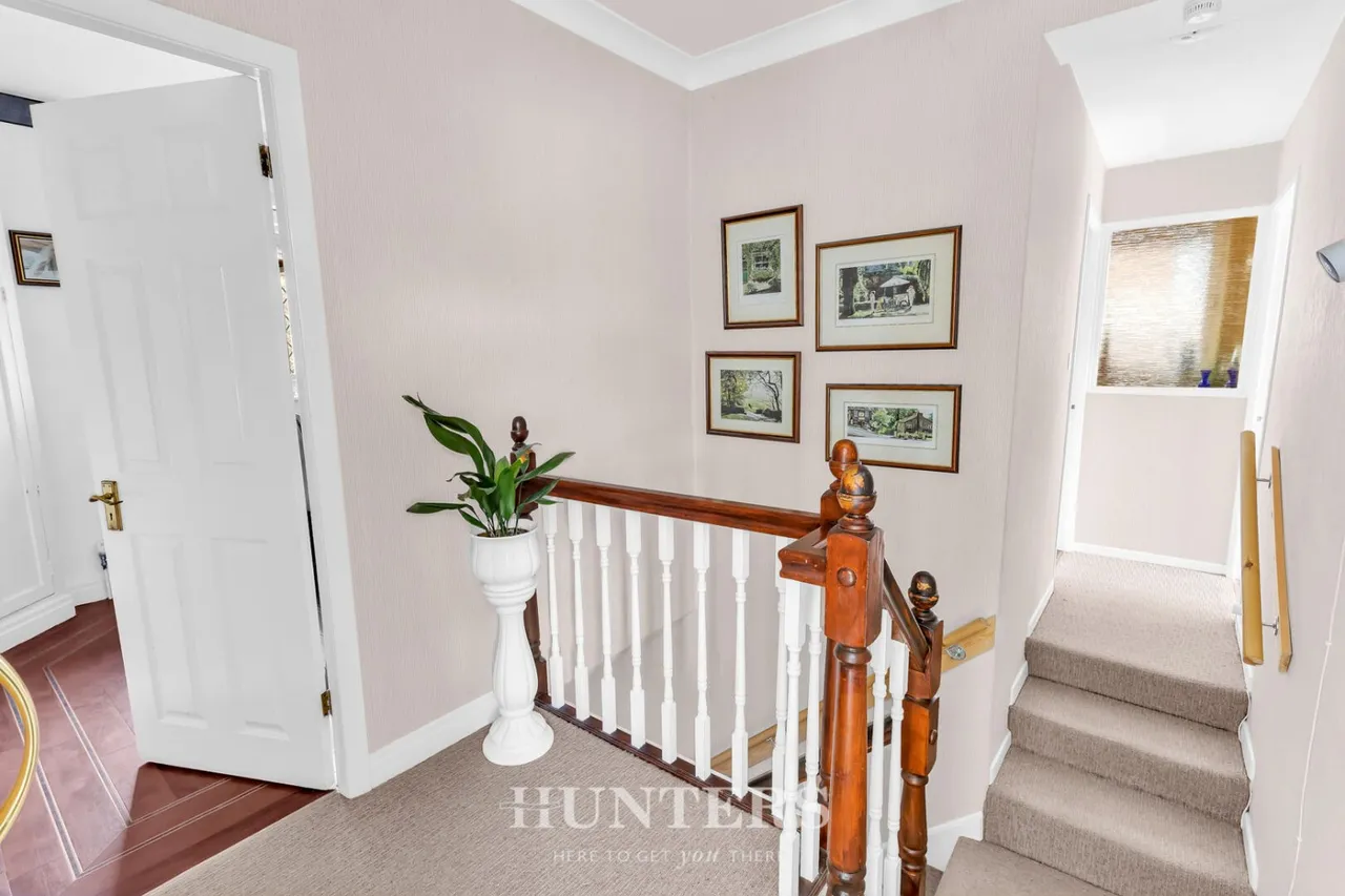 Meadow Road, Alkrington, M24, photo 25