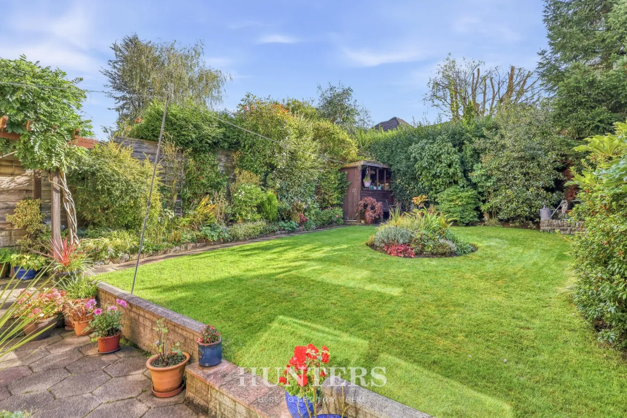 Meadow Road, Alkrington, M24, photo 27