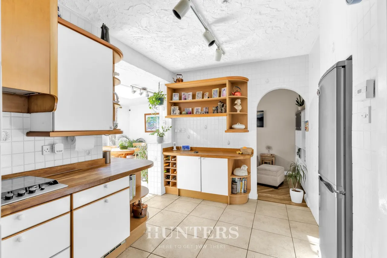 Meadow Road, Alkrington, M24, photo 13