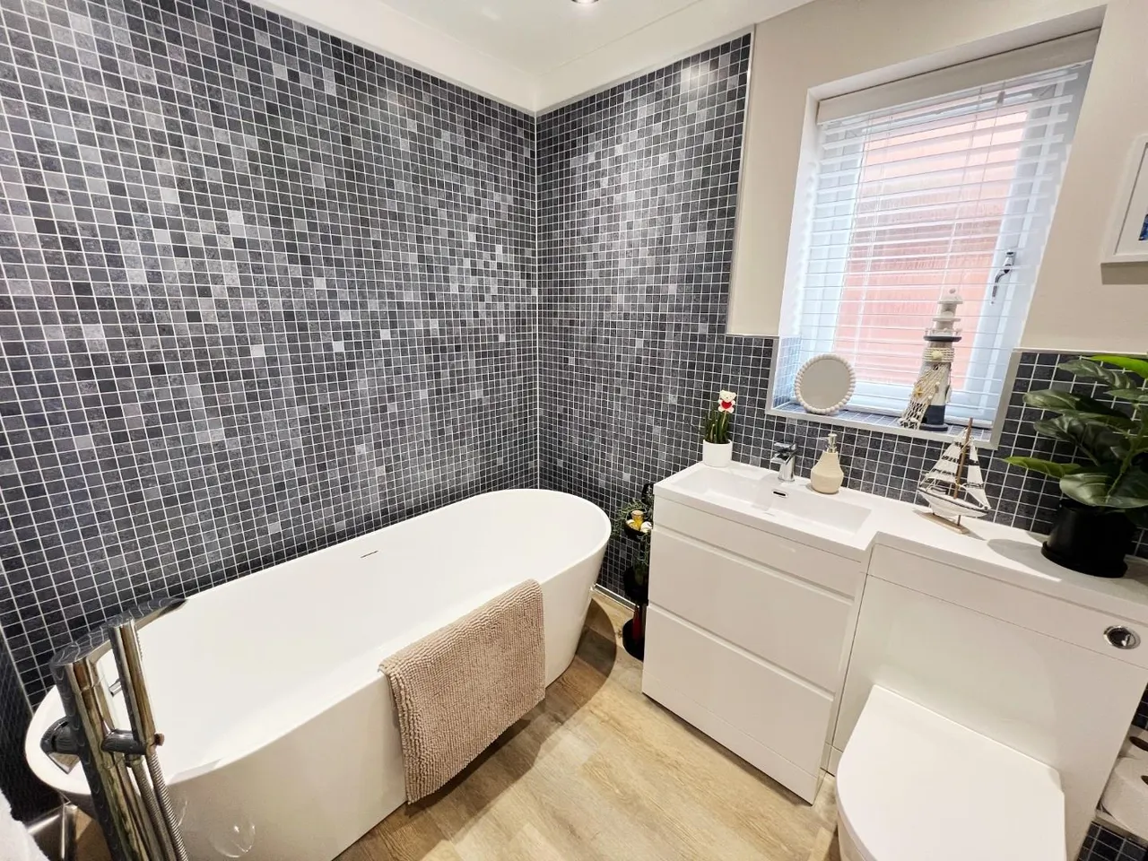 Westcott Terrace, Ferryhill, DL17, photo 12
