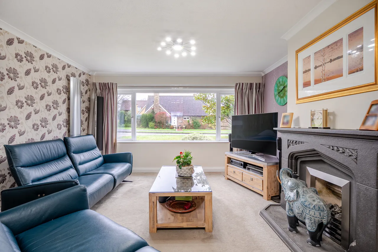 The Ridings, Epsom, KT18, photo 2