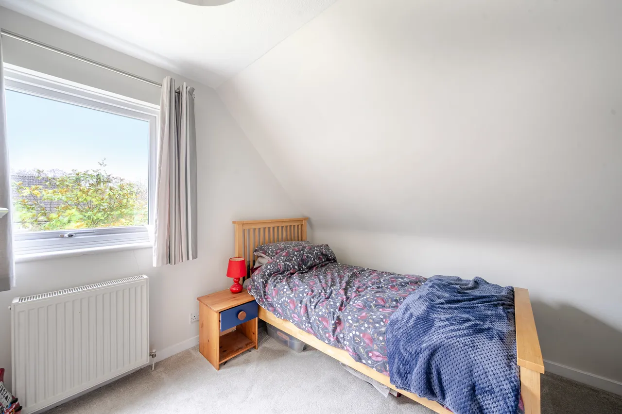 The Ridings, Epsom, KT18, photo 11