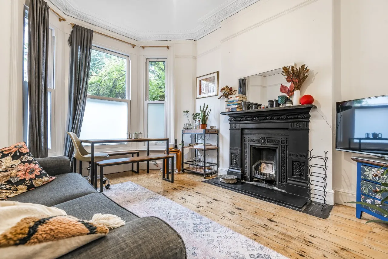 1 bed flat to rent, Tregothnan Road, Clapham, SW9