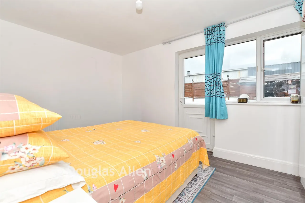 Forest Road, Ilford, IG6, photo 11