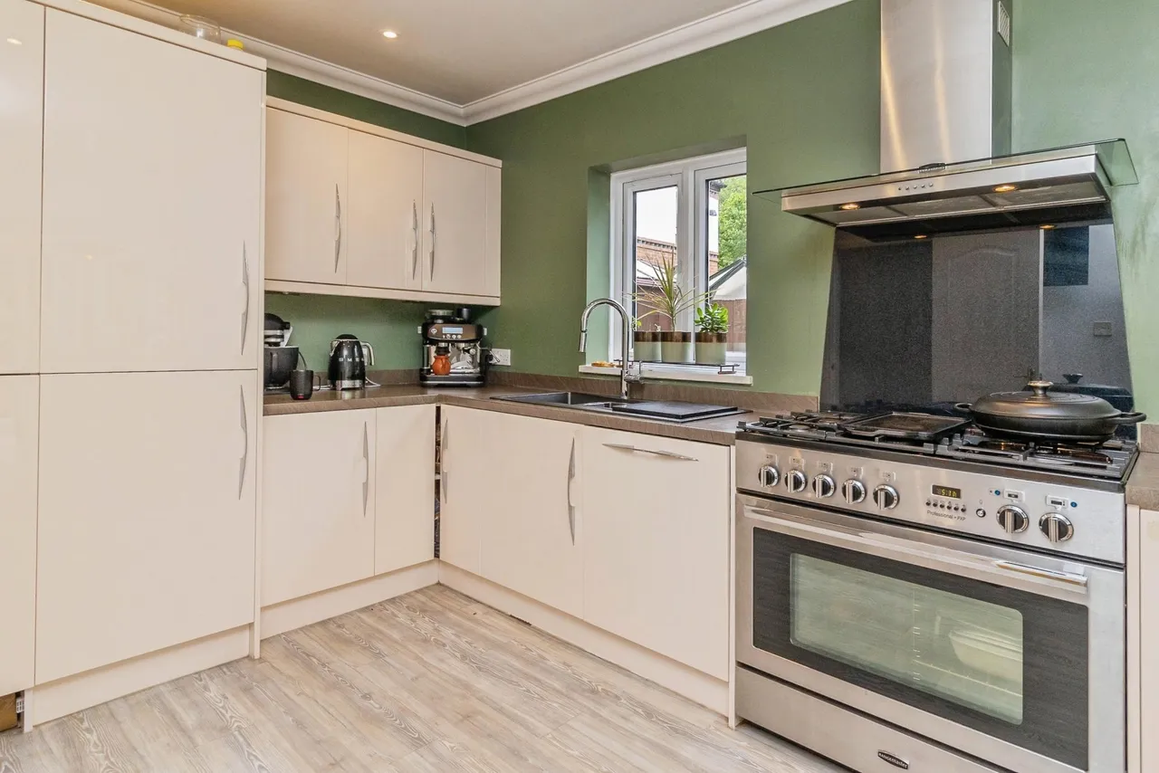 Taverner Close, Milton Keynes, MK7, photo 8