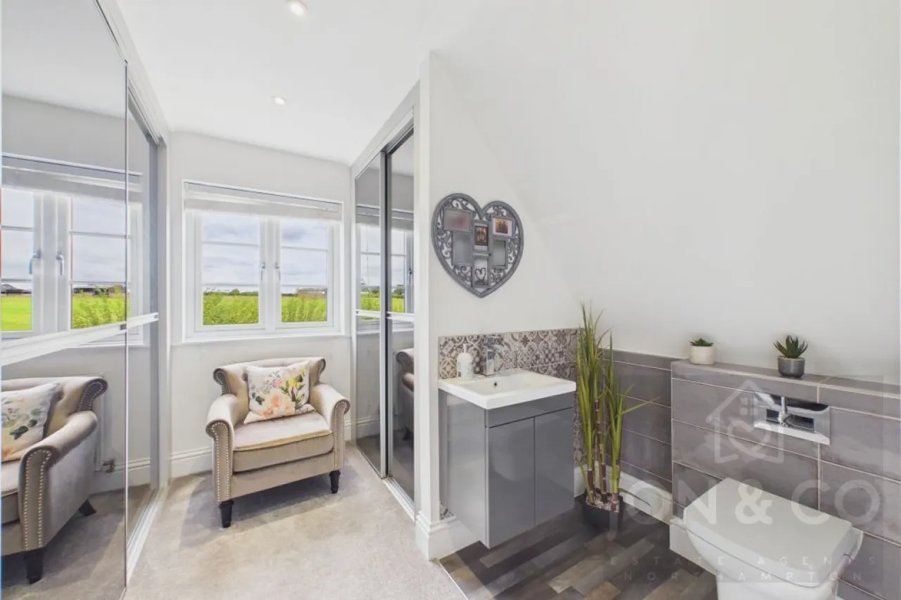 Sanders Drive, Moulton, NN3, photo 16