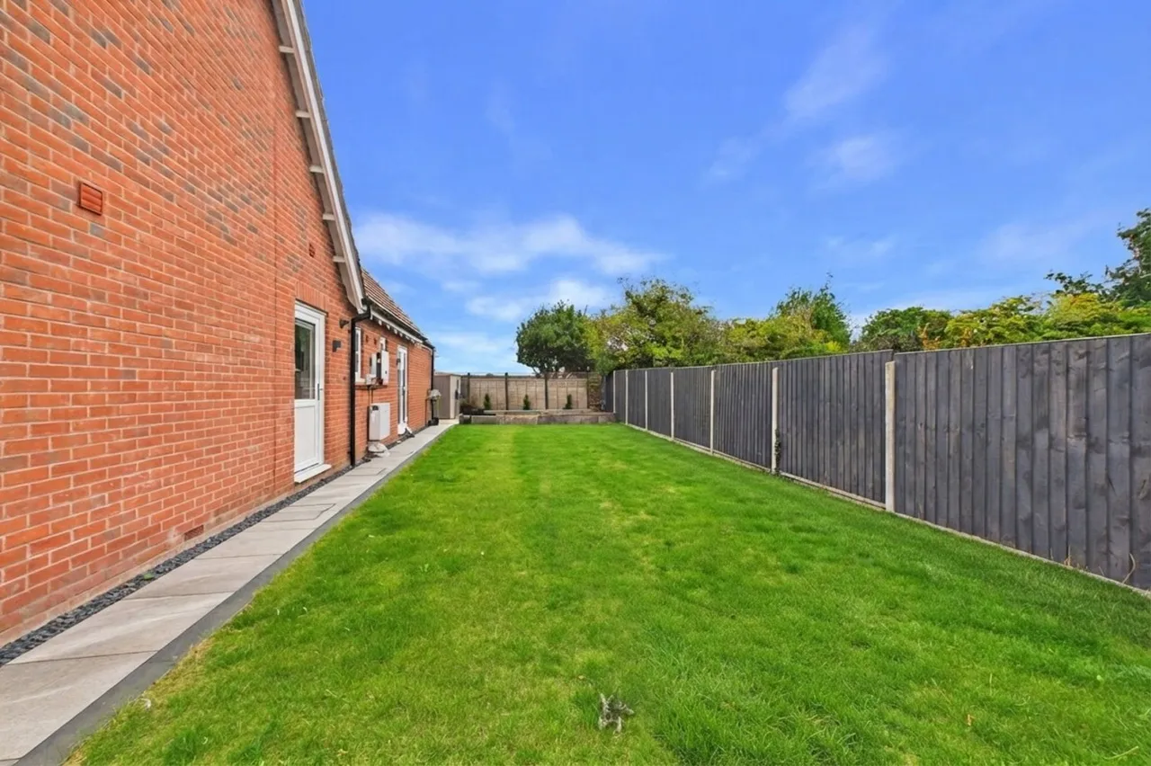 Sanders Drive, Moulton, NN3, photo 30