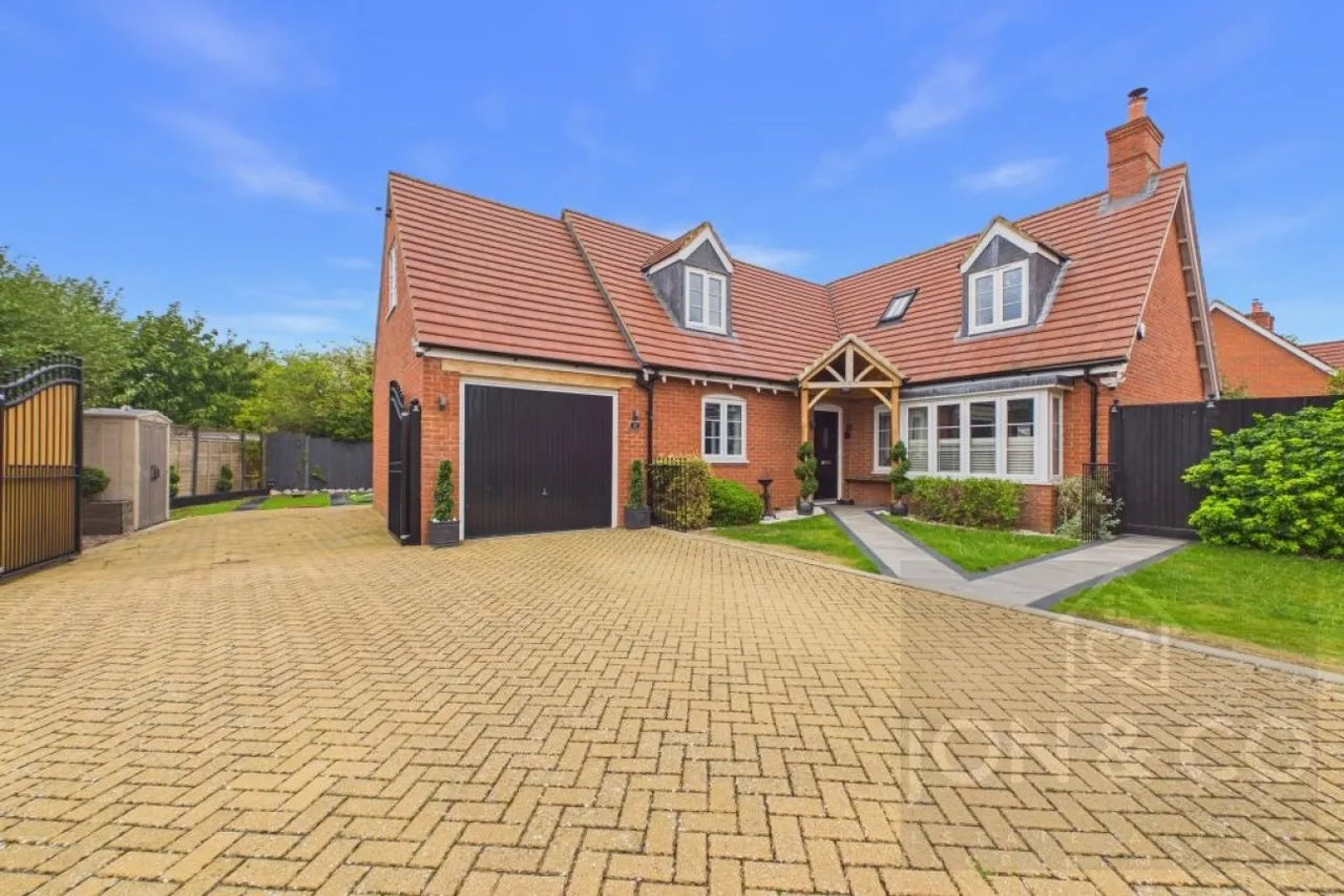 Sanders Drive, Moulton, NN3, photo 34
