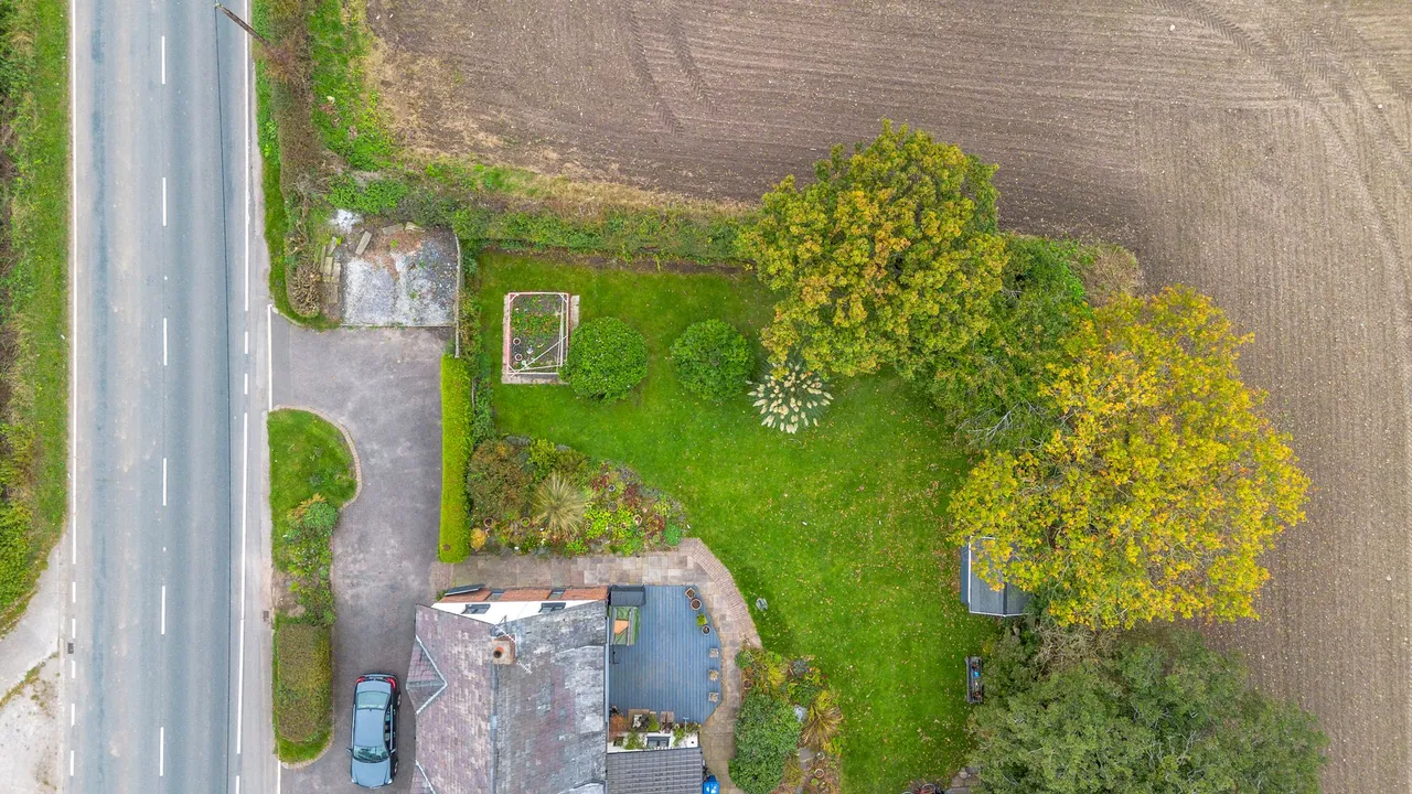 Mosswood Hall Cottages, Stretton Road, Stretton, Warrington, WA4 4NW, photo 2