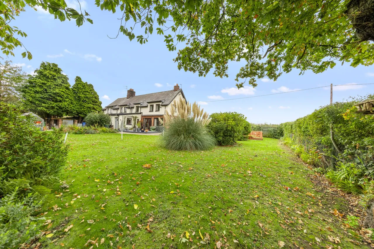 Mosswood Hall Cottages, Stretton Road, Stretton, Warrington, WA4 4NW, photo 5