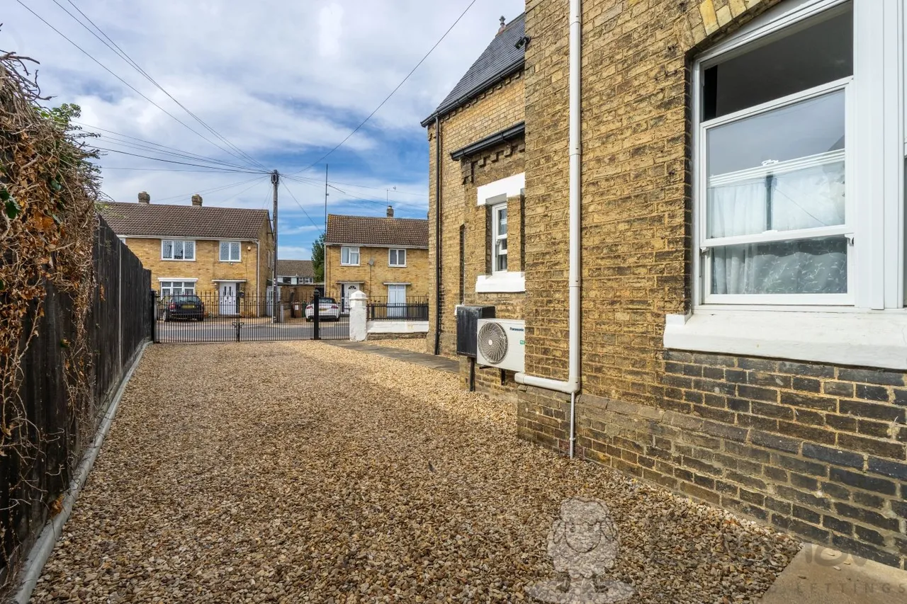 Tinkers Drove, Wisbech, PE13, photo 13