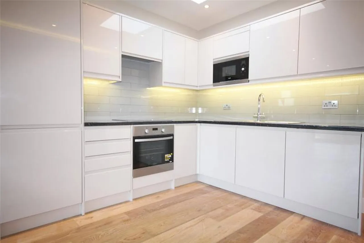 Essex Place, London, W4, photo 2