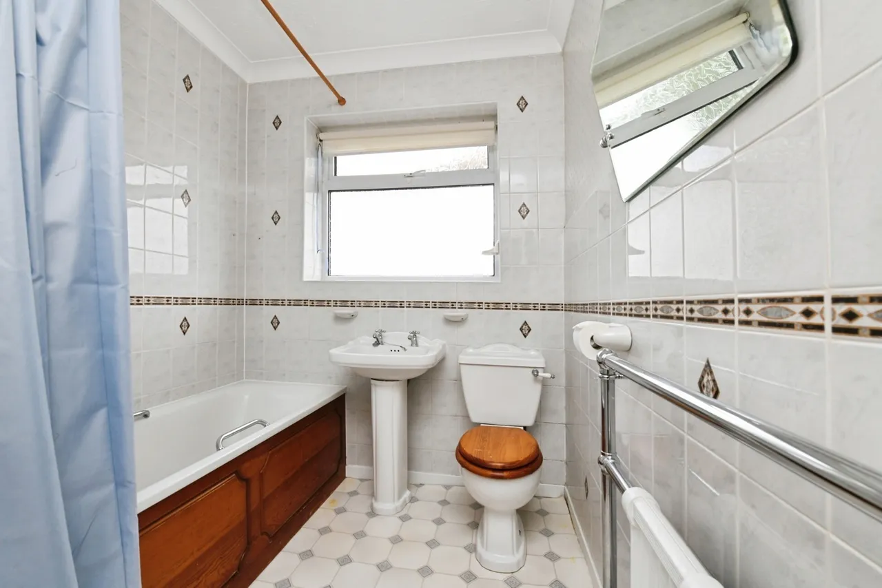 Burses Way, Hutton, Brentwood, Essex, CM13, photo 17