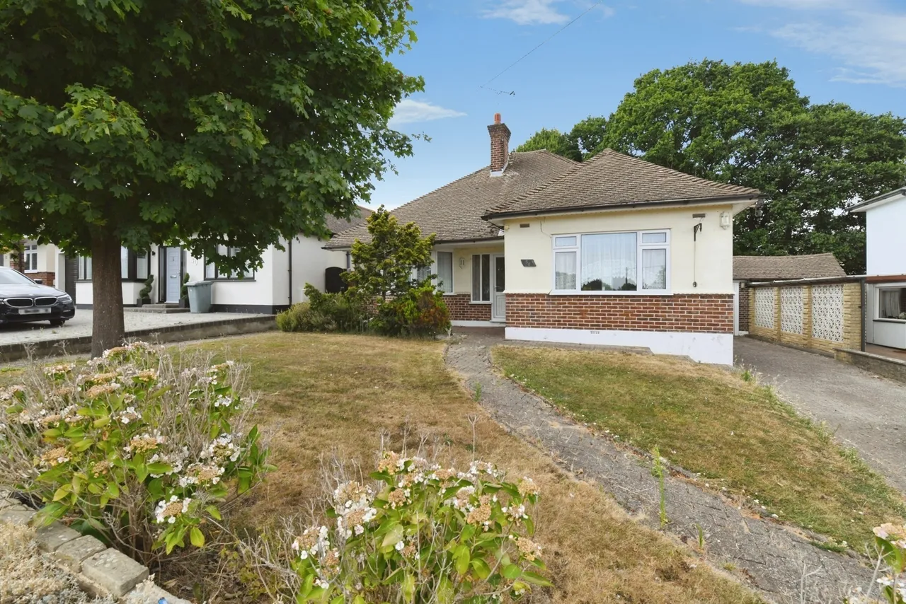 3 bed house for sale — Burses Way, Hutton, Brentwood, Essex, CM13