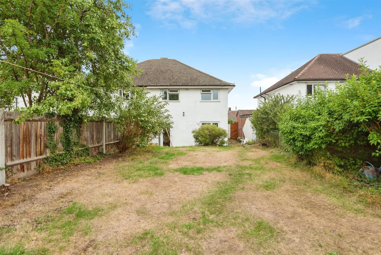 Hospital Bridge Road, Twickenham, photo 6