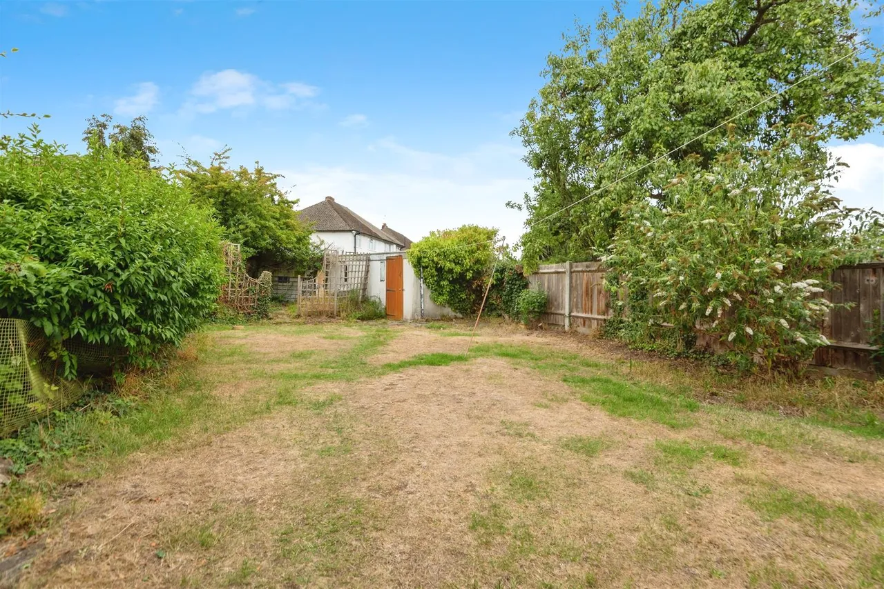 Hospital Bridge Road, Twickenham, photo 18