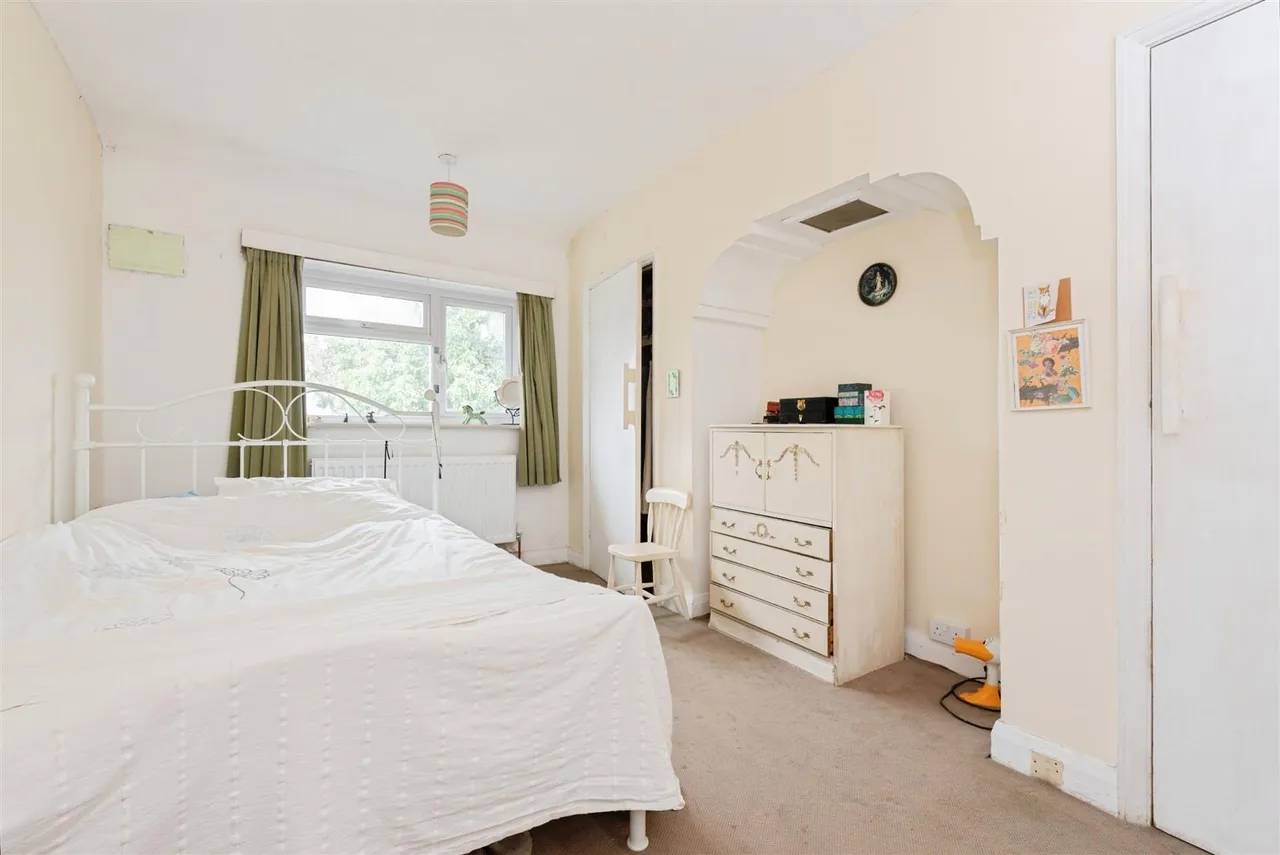 Hospital Bridge Road, Twickenham, photo 7