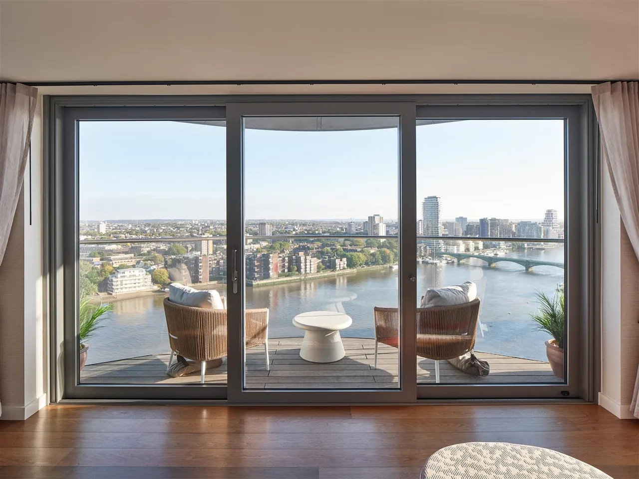 Luxury New Apartment At Tower West, Chelsea Waterfront, SW10, photo 17