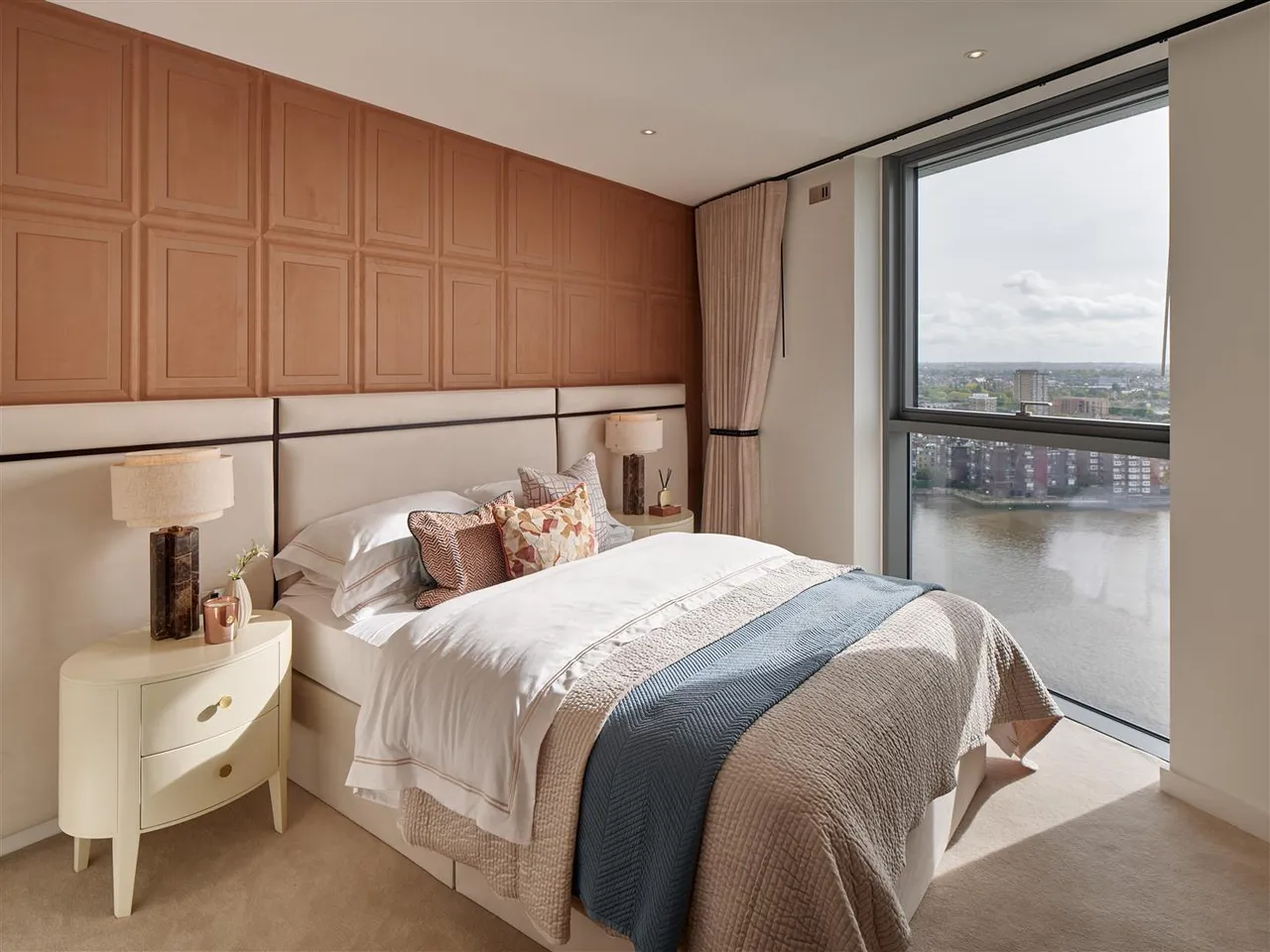 Luxury New Apartment At Tower West, Chelsea Waterfront, SW10, photo 9