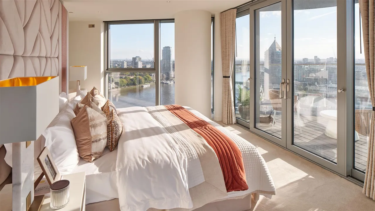 Luxury New Apartment At Tower West, Chelsea Waterfront, SW10, photo 3