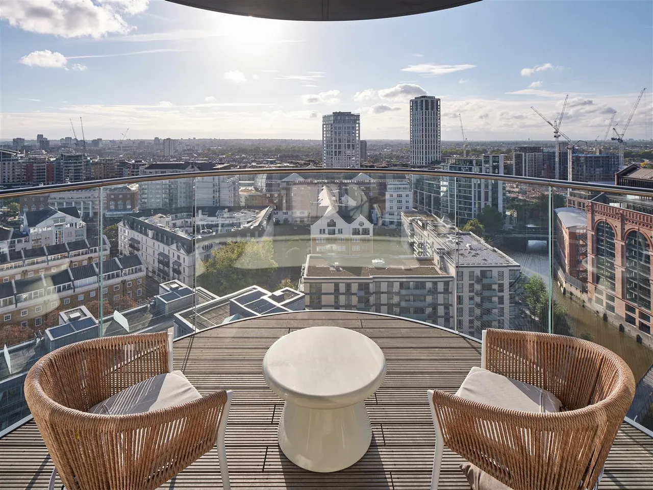 Luxury New Apartment At Tower West, Chelsea Waterfront, SW10, photo 10
