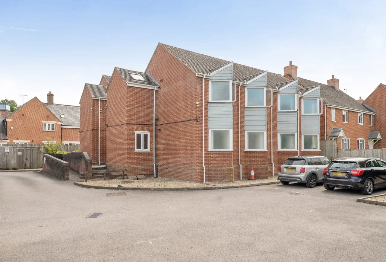 Gladfield Square, Gloucestershire, Dudbridge Road, GL5 3HB, photo 5