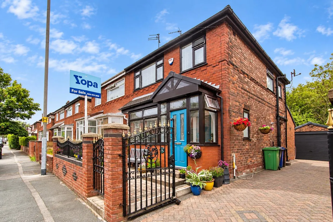 3 bed house for sale, Arbory Avenue, Manchester, M40