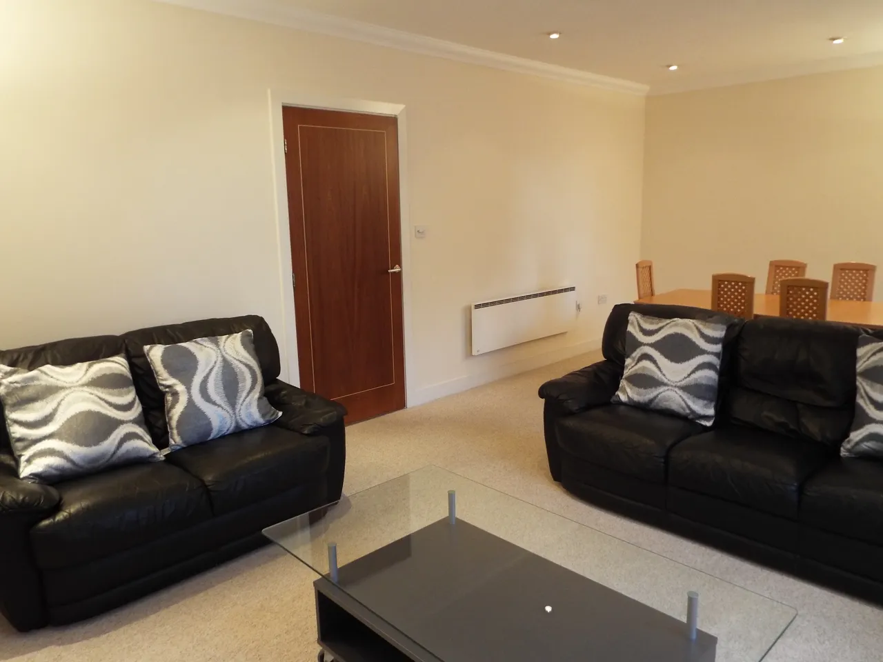 2 bed flat to rent, Mount Stuart Square, Cardiff, CF10