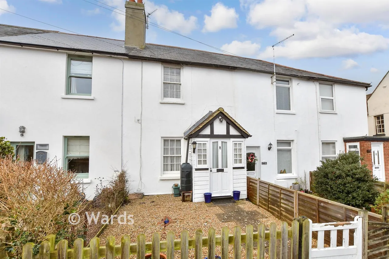 2 bed house for sale, Old Saltwood Lane, Saltwood, CT21