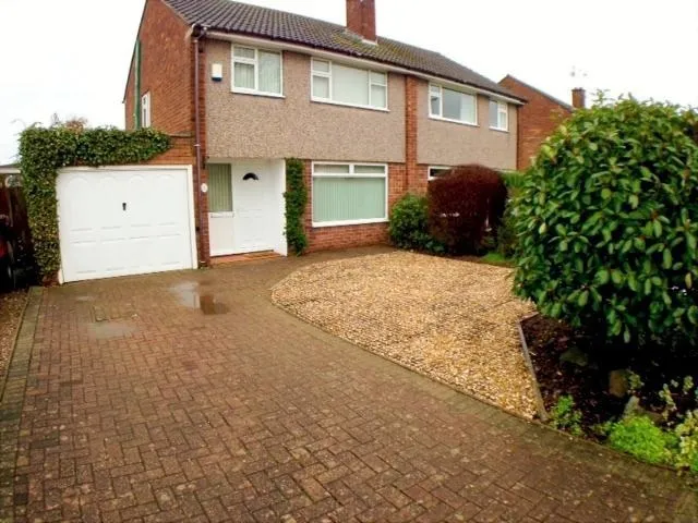 3 bed house to rent — Porlock Avenue, Weeping Cross ST17 0HU