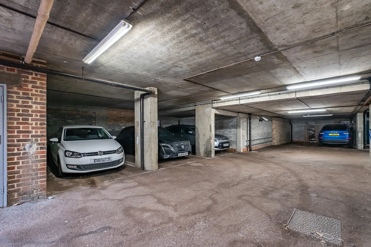 Somerset Square, London, W14, photo 11
