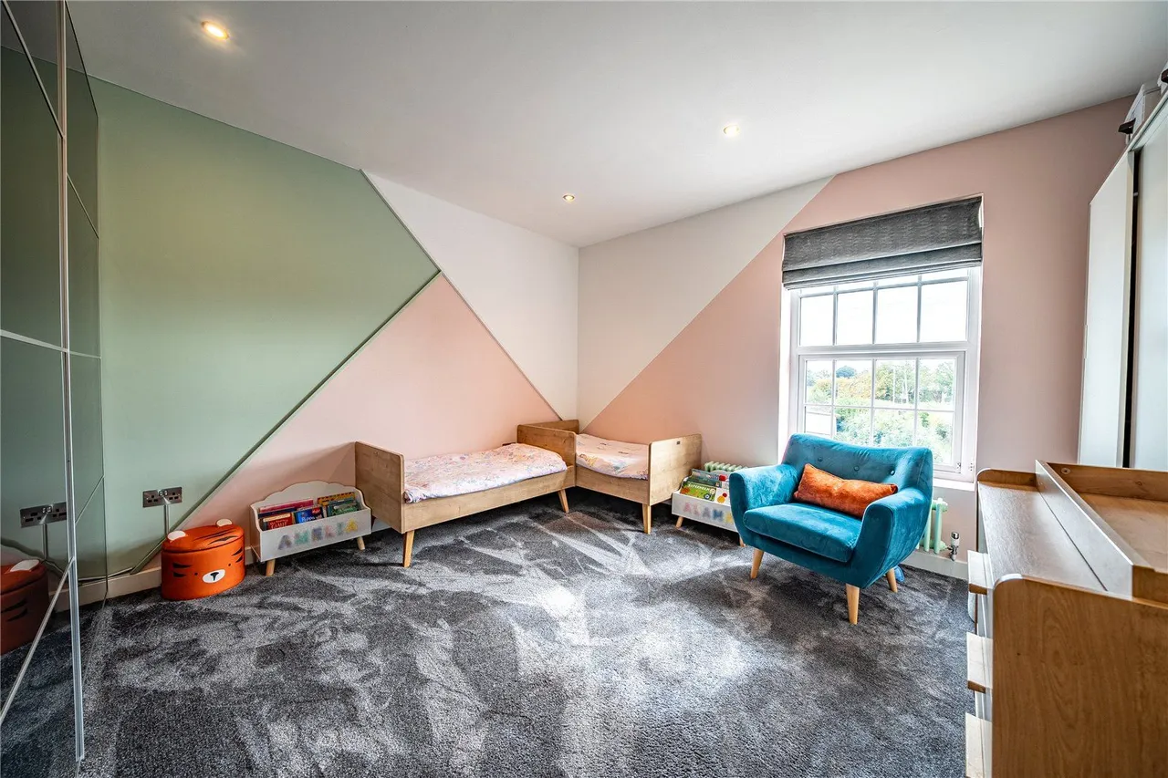 Main Street, Shadwell, LS17, photo 7