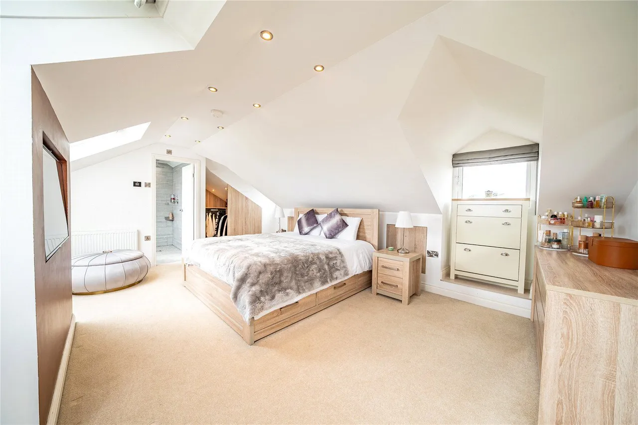 Main Street, Shadwell, LS17, photo 6