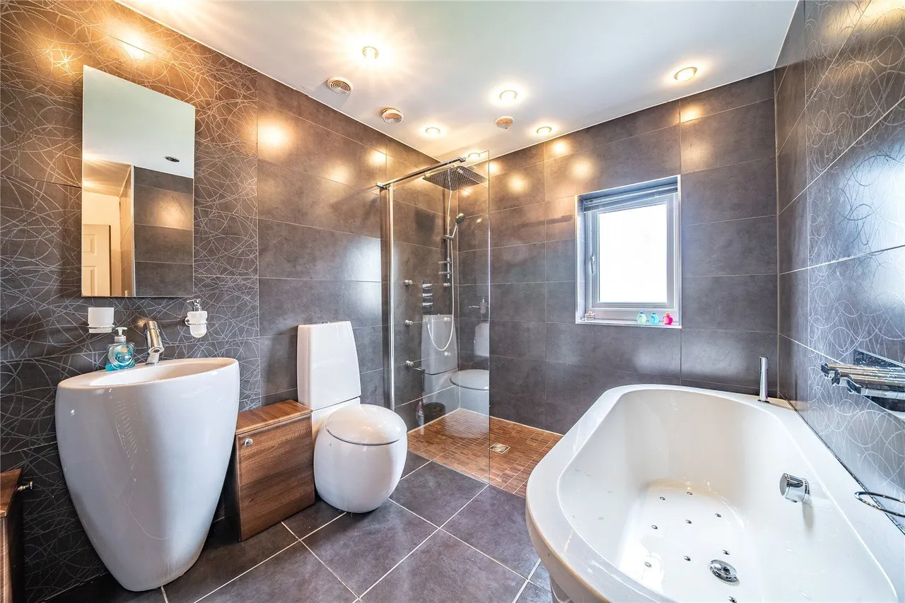 Main Street, Shadwell, LS17, photo 11