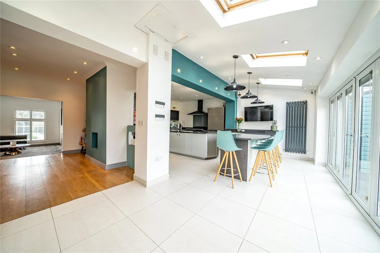 Main Street, Shadwell, LS17, photo 3