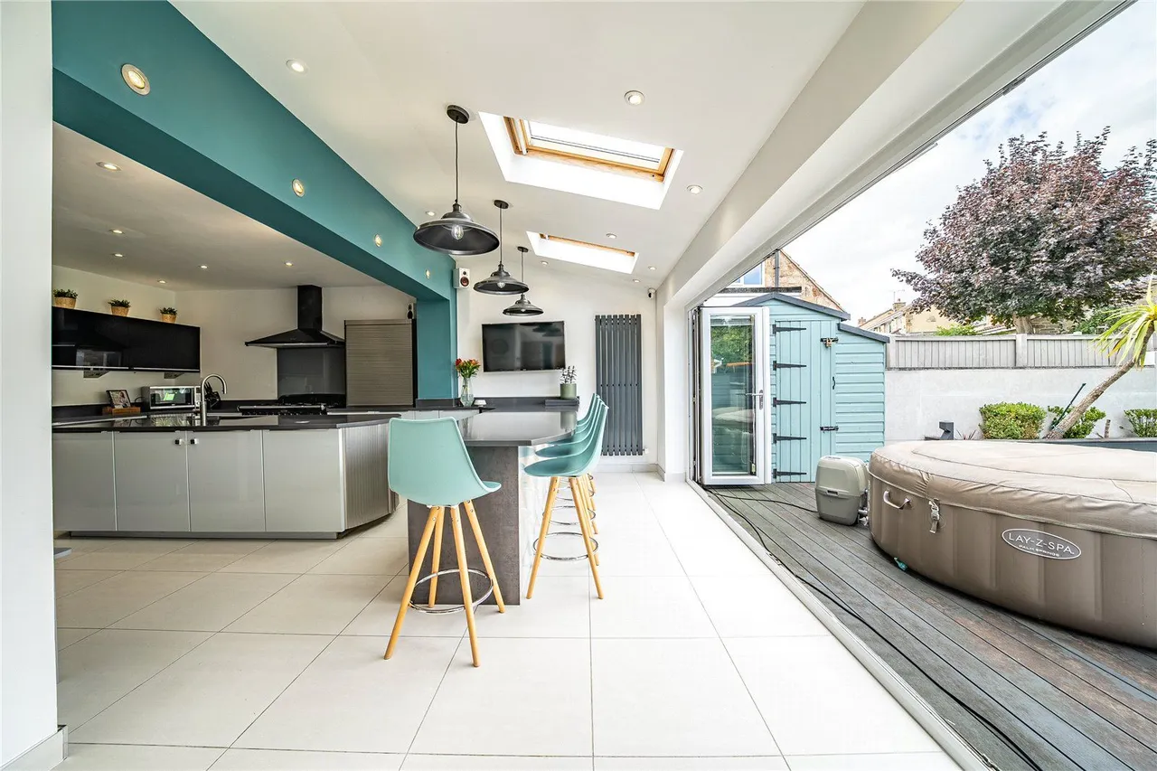 Main Street, Shadwell, LS17, photo 15