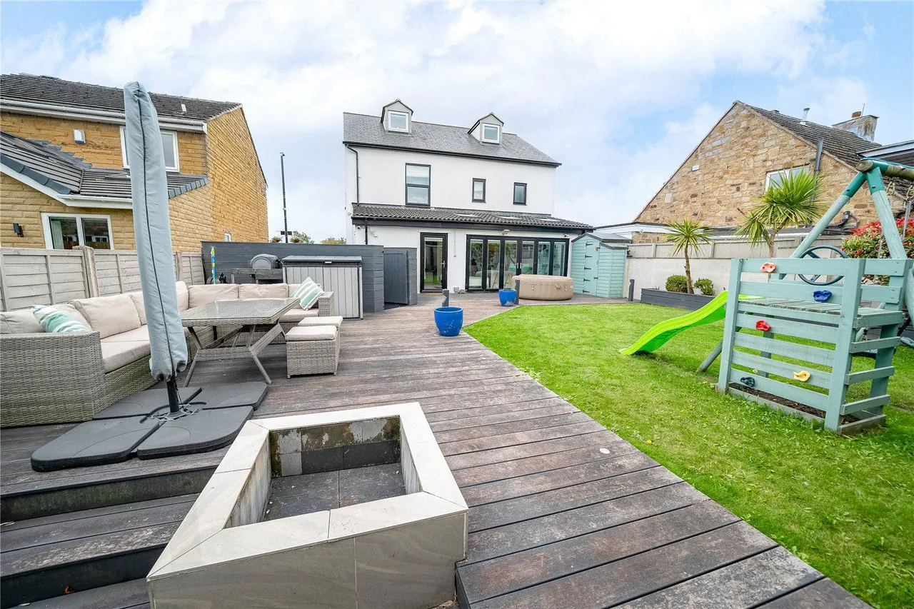 Main Street, Shadwell, LS17, photo 8