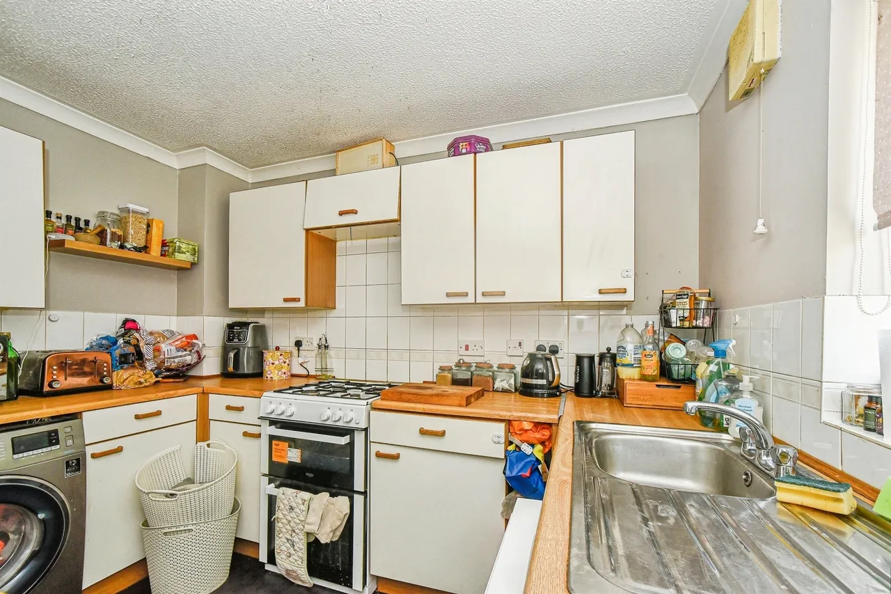 Water Mint Way, Calne, SN11, photo 3