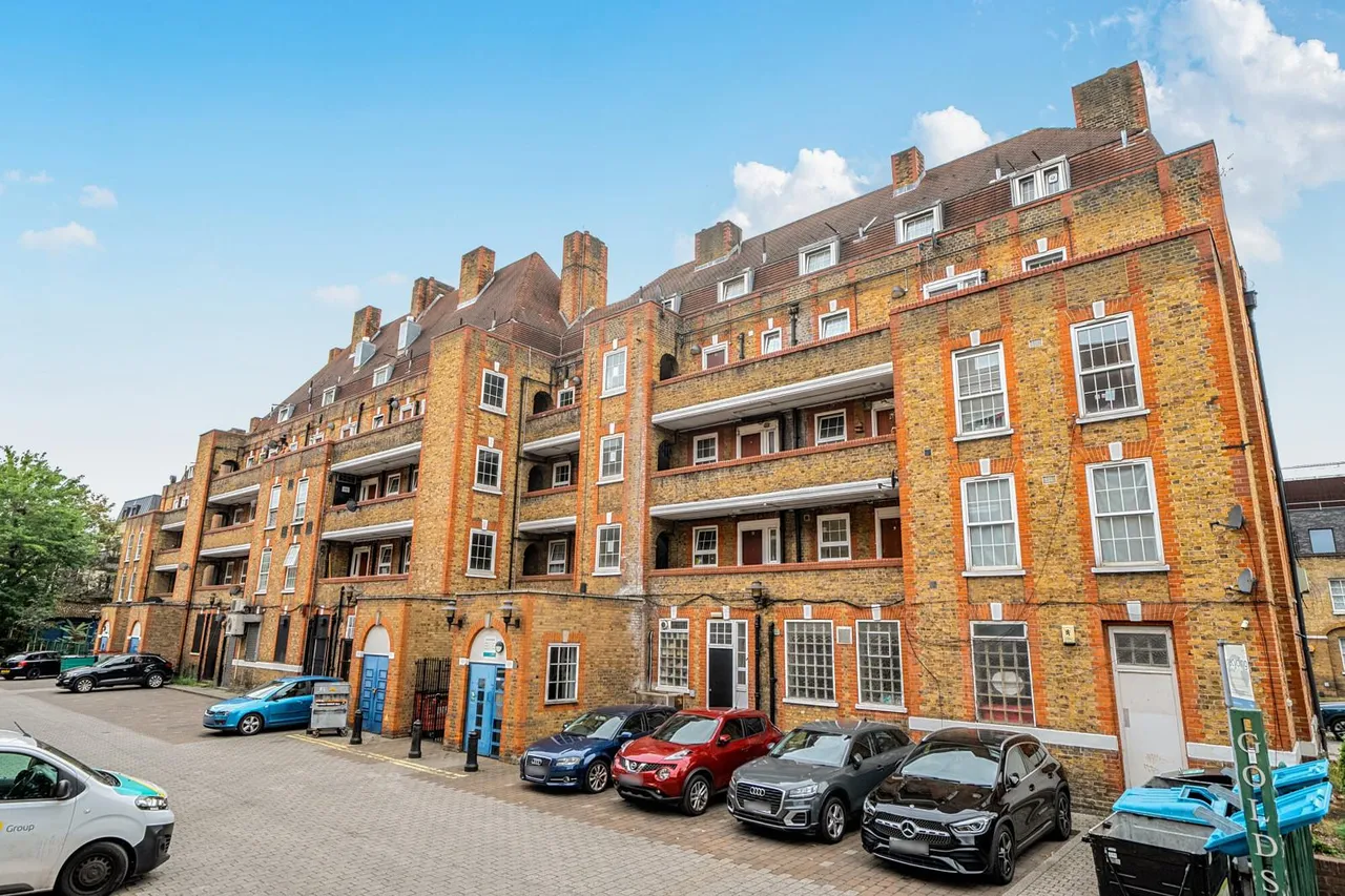 3 bed flat for sale, Peckham Hill Street, SE15