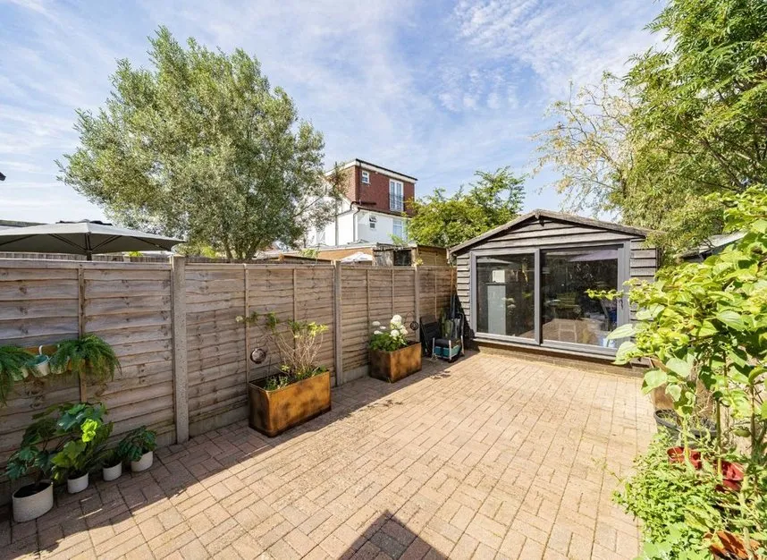 French Street, Sunbury-On-Thames, TW16, photo 4
